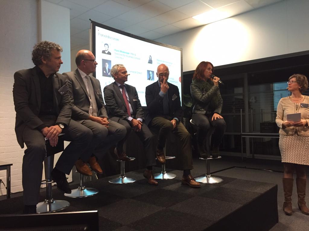 CanonBusinessNL's tweet photo. Mooi debat #customercentricity met @WilfredPKik @lesliehogeveen @JaapOudijk @pascalvh @hansmolenaar #blijfbij https://t.co/vjHQenKQbi