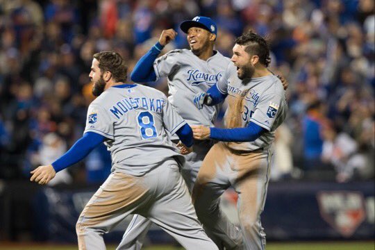 keithmarkmra's tweet photo. KC loves our @Royals This city is packed & electric! We won #WorldSeries & DID #TakeTheCown https://t.co/YpMZHUCiog