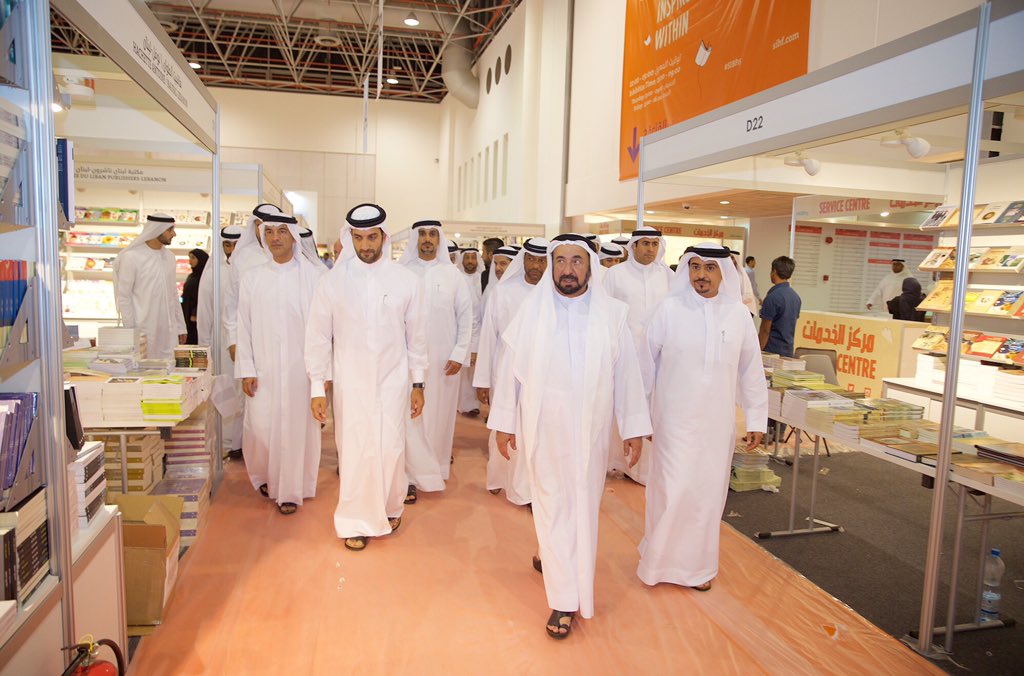 Sharjahnews's tweet photo. حاكم الشارقة يتفقد الاستعدادات النهائية لـ #معرض_الشارقة_الدولي_للكتاب ١ https://t.co/4Mt1FynCwe
