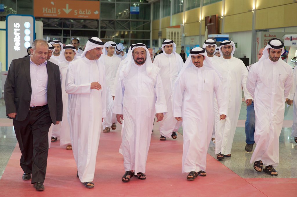 Sharjahnews's tweet photo. حاكم الشارقة يتفقد الاستعدادات النهائية لـ #معرض_الشارقة_الدولي_للكتاب ١ https://t.co/4Mt1FynCwe