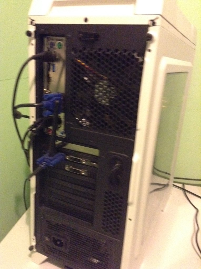 Alphaglitchgirl's tweet image. The #AlphaPC is all packed up 😢