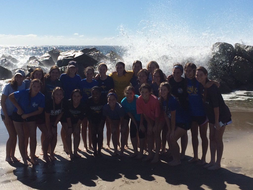 KCRoosWSoccer's tweet photo. The Soccer Family on the beach in LA! Venice Beach/Muscle Beach. Nice little fun stop before heading to Bakersfield https://t.co/FkUE8kG9rI