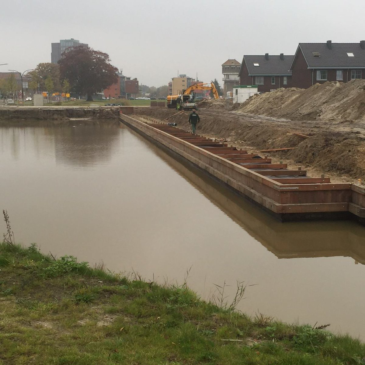 Mooie klus in Almelo-Indië. Leveren en plaatsen damwand.