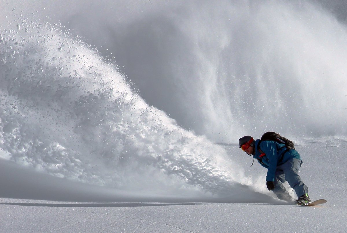 APEXbySGH's tweet photo. Avoid foggy goggles this ski season by making sure you have dual-lenses, moisture wicking face foams &amp; venting ports https://t.co/a8GSBiV1nK