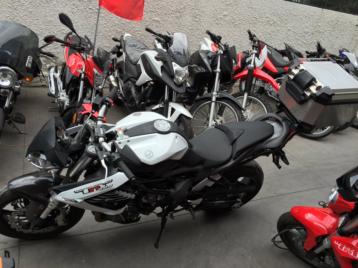 procircuitm's tweet photo. BENELLI TNT-899 $5.290.000.-
MALETA KAPPA 42 Ltrs. $249.900.-
#MotoGP #motocicletas #procircuit #kappamoto https://t.co/nLMzgJMJ1d
