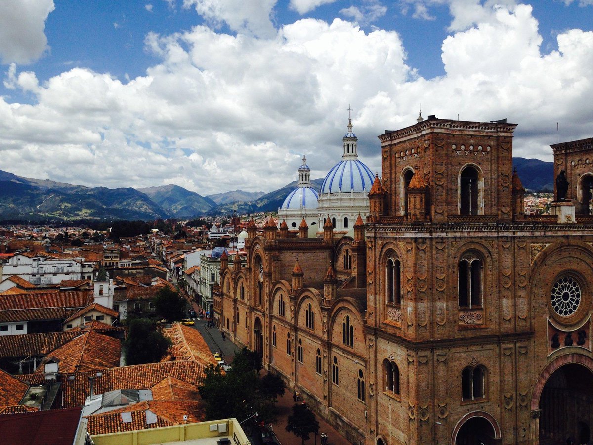 herediaec's tweet photo. Qué viva Cuenca!! En sus fiestas de Independencia. @LoroHomero @MunicipioCuenca https://t.co/0aNhleGkeF