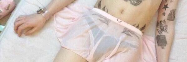 I love wearing pretty pink stuff for daddy 🍥🌸🍥🌸🍥