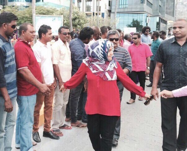 waddey_'s tweet photo. Vakkan kuruvaafa, Vagah negi hurihaa echcheh felaalaafa, Beynun kenduneema Jalah

#Minjuvaan
#EnmenNikumey
#6Nov2015 https://t.co/rxLlf8LAWI