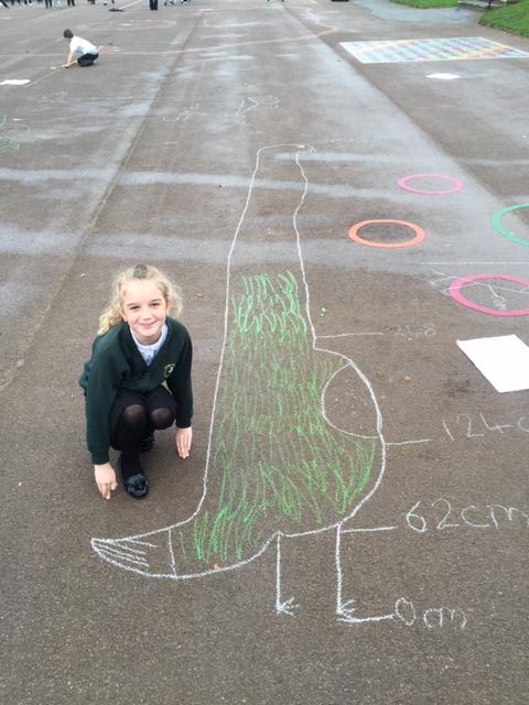 CVJSchool's tweet photo. 4A calculated the size of a dinosaur from just one foot print #clevermaths https://t.co/cljlGNVeVt