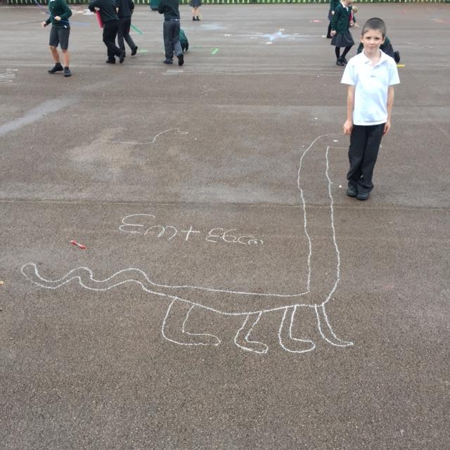 CVJSchool's tweet photo. 4A calculated the size of a dinosaur from just one foot print #clevermaths https://t.co/cljlGNVeVt