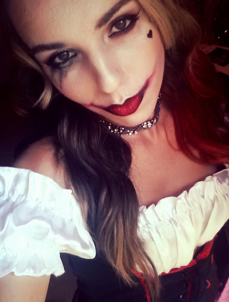 Lil_MistyMay's tweet photo. Ik this is so late but...Happy Halloween Puddins! ;) Lol.
#Halloween #Harleyquinn #costume https://t.co/wLelUxUBw4