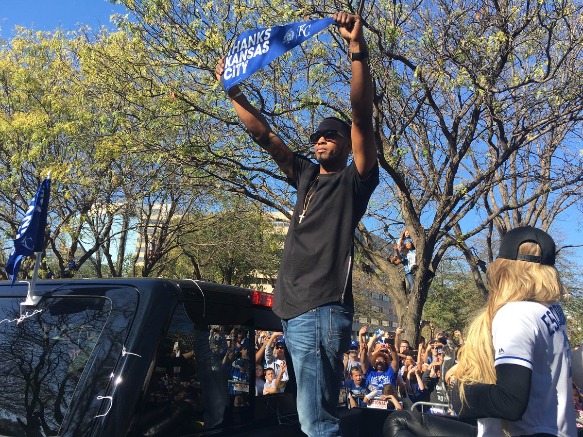 Royals's tweet photo. The champs are here! #Crowned #RoyalsParade https://t.co/0UGfEr6XgJ