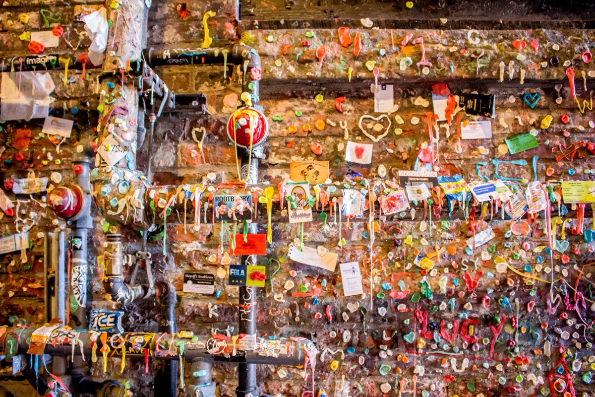 CuratedTravel's tweet photo. Goodbye Gum Wall! Pike Market is cleaning its famous Gum Wall after 20 years. https://t.co/xU3TYTshVj #GumWallSnap https://t.co/z0jtIydiN0