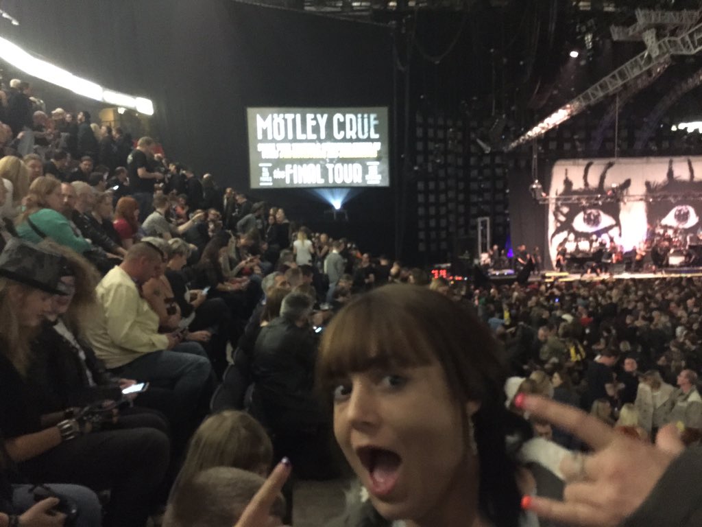 becks290568's tweet photo. @SwantonZara @MotleyCrue #RIPMotleyCrue #manchester https://t.co/7XZ5oHEIP1