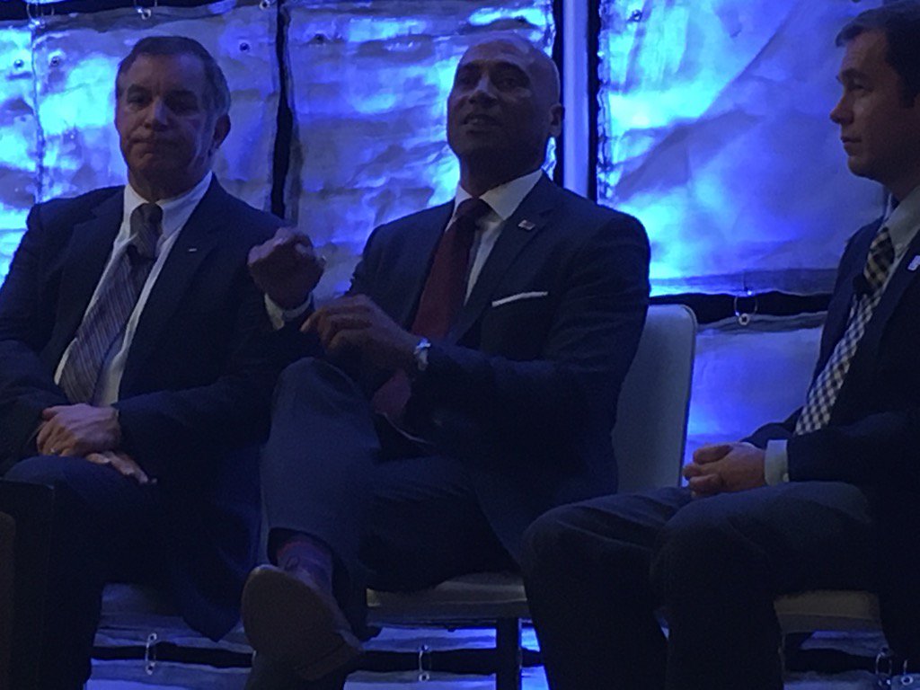 davegaulin's tweet photo. Tony Forbes of #DoL: is your company vet friendly or vet ready? @comcastcareers  works to be both #CTHRA #CTHRA2015 https://t.co/05MIigte1u