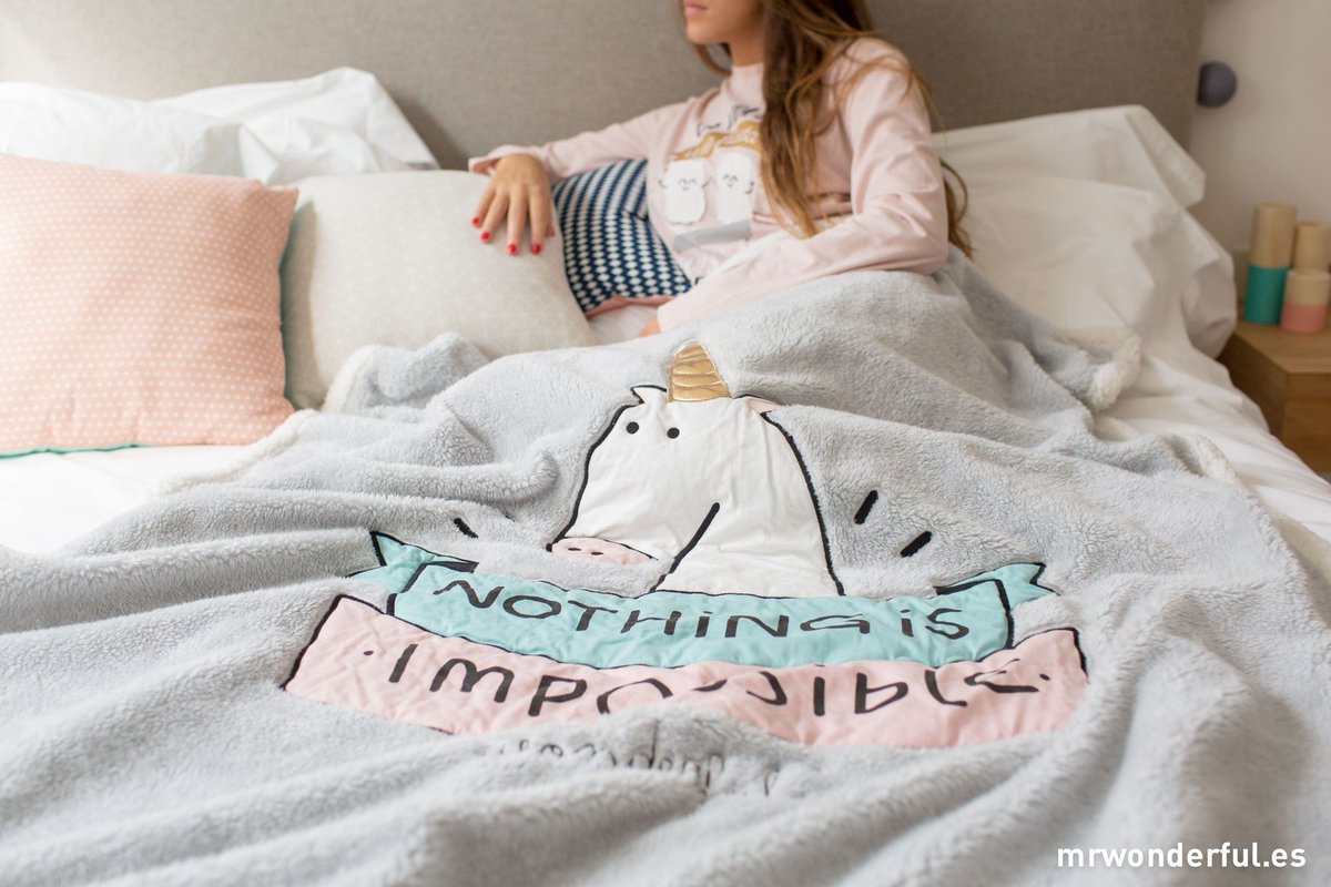 mrwonderful_'s tweet photo. Con lo calentita y gustosita que es nuestra nueva manta de @Oysho este otoño no pasarás frío https://t.co/09T1gfNV2M https://t.co/9b8IpyrVJq