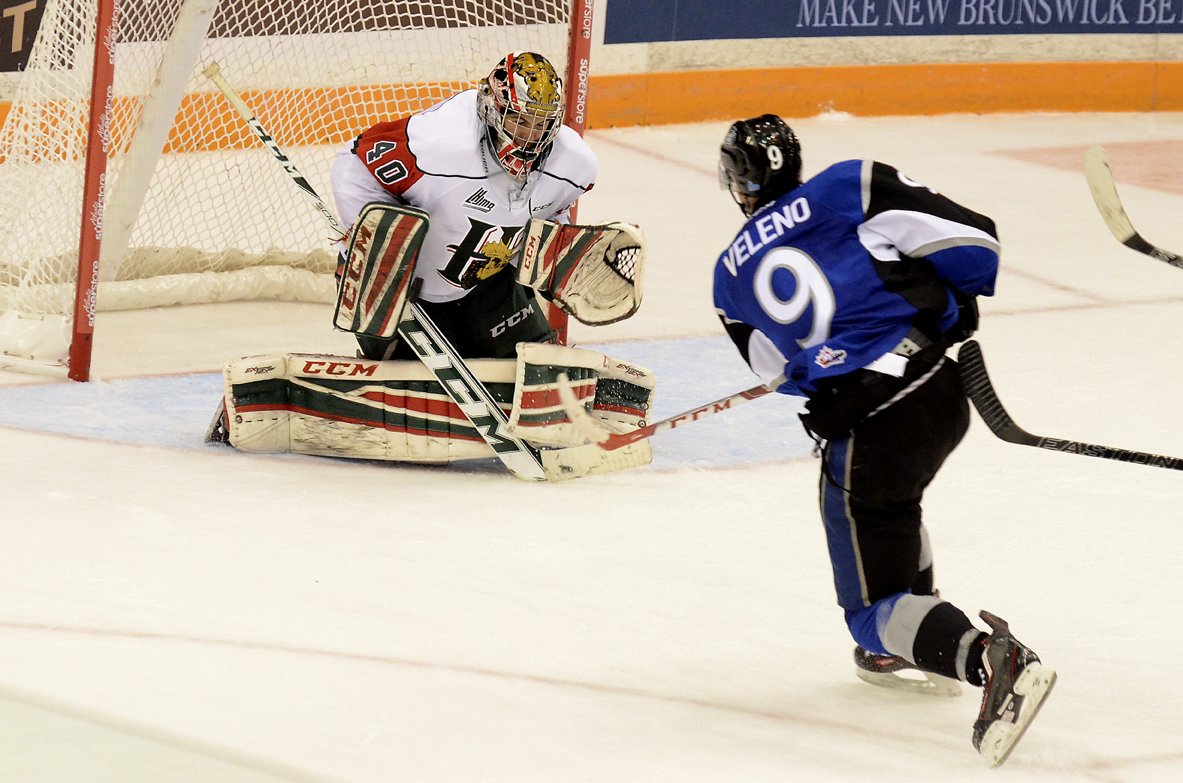 SciencePerfo's tweet photo. Vous voulez connaître le secret pour marquer des buts au #hockey !! #scienceperfo https://t.co/ZfFSsFlanr https://t.co/rwKad5zmRb