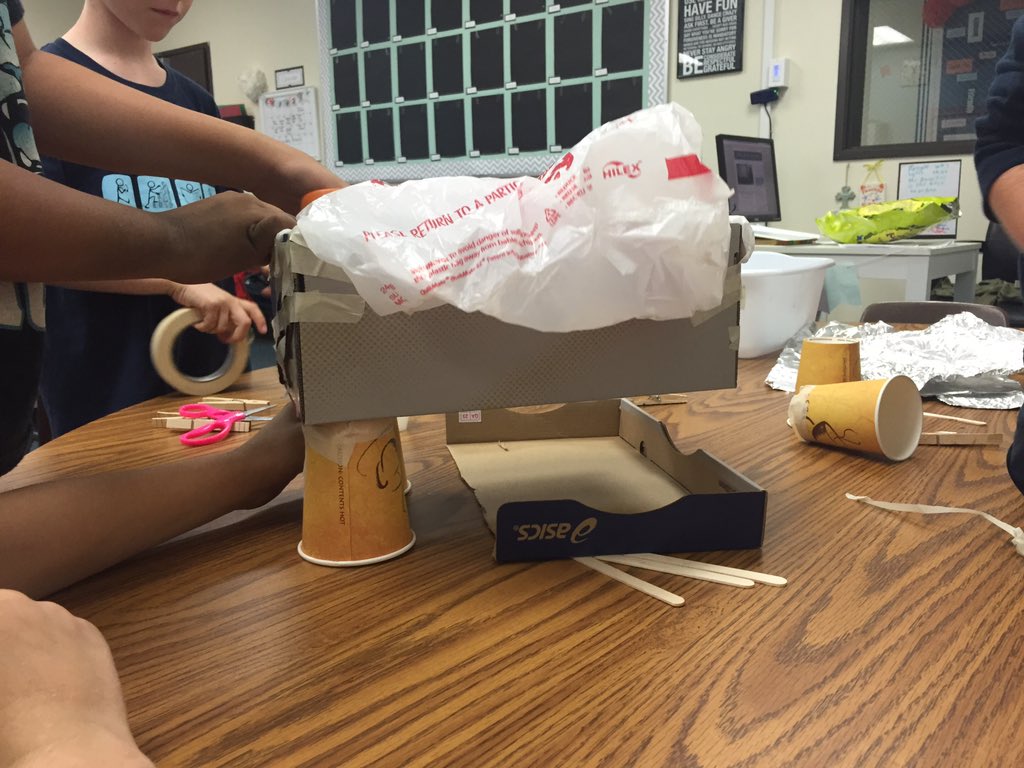 mrsgibo_MCS's tweet photo. Balloon landing gear is coming together!! #STEM #3G2016 https://t.co/Jd4fIFqF6O