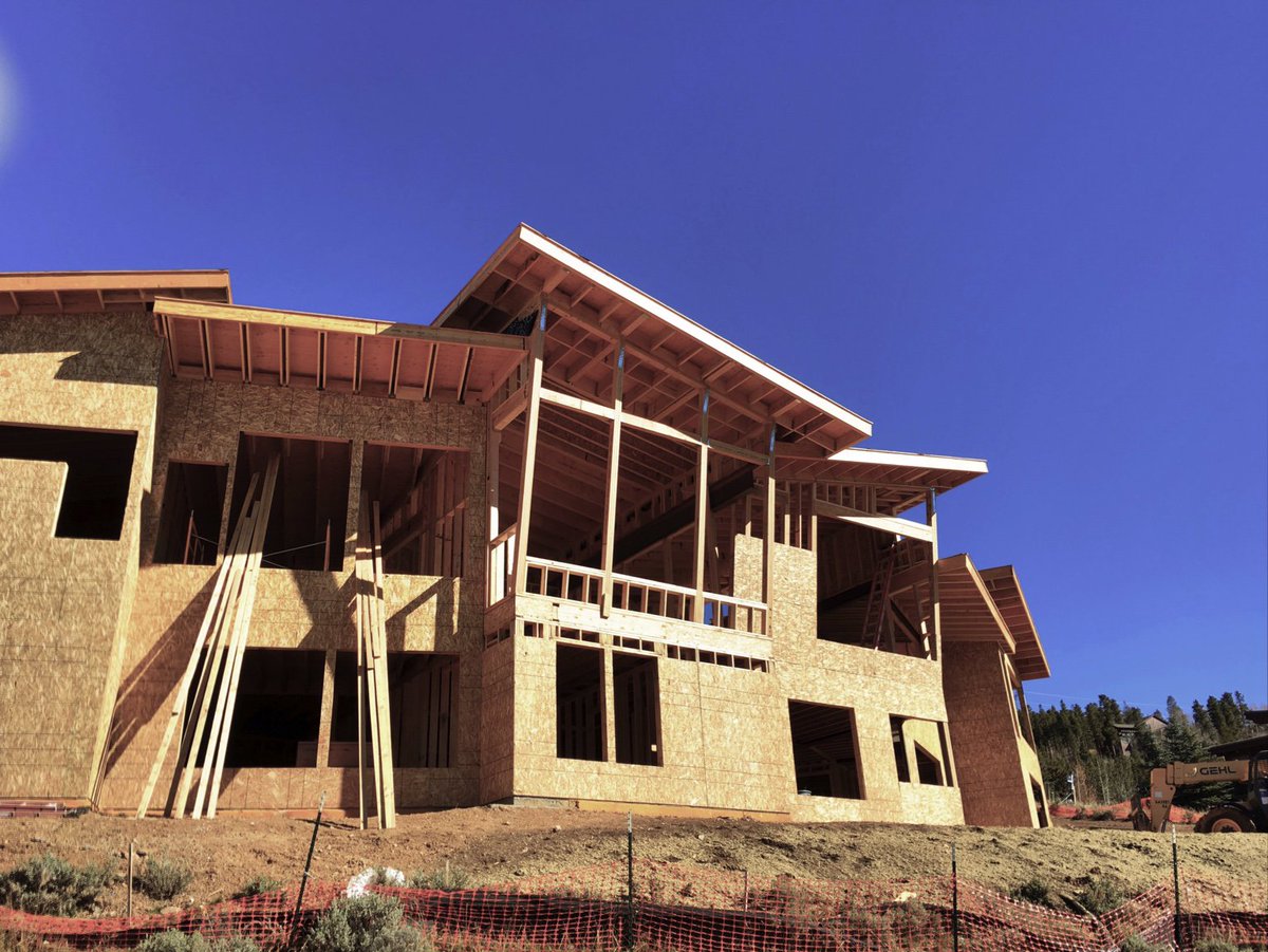 trilogybuilds's tweet photo. Check Out Those #HamiltonCreek roofs! #MountainModern by #TrilogyDesignBuild https://t.co/hEpKKpwlTO