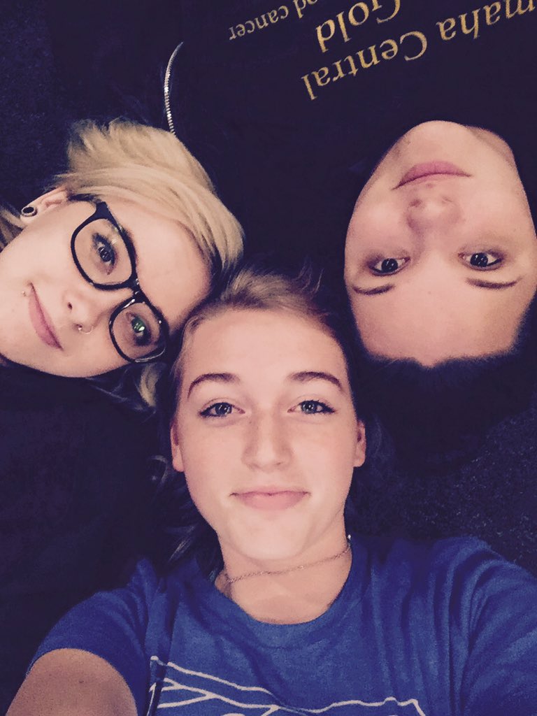 duliekah's tweet photo. laying in the auditorium during class -j https://t.co/16Ph0p4cbC