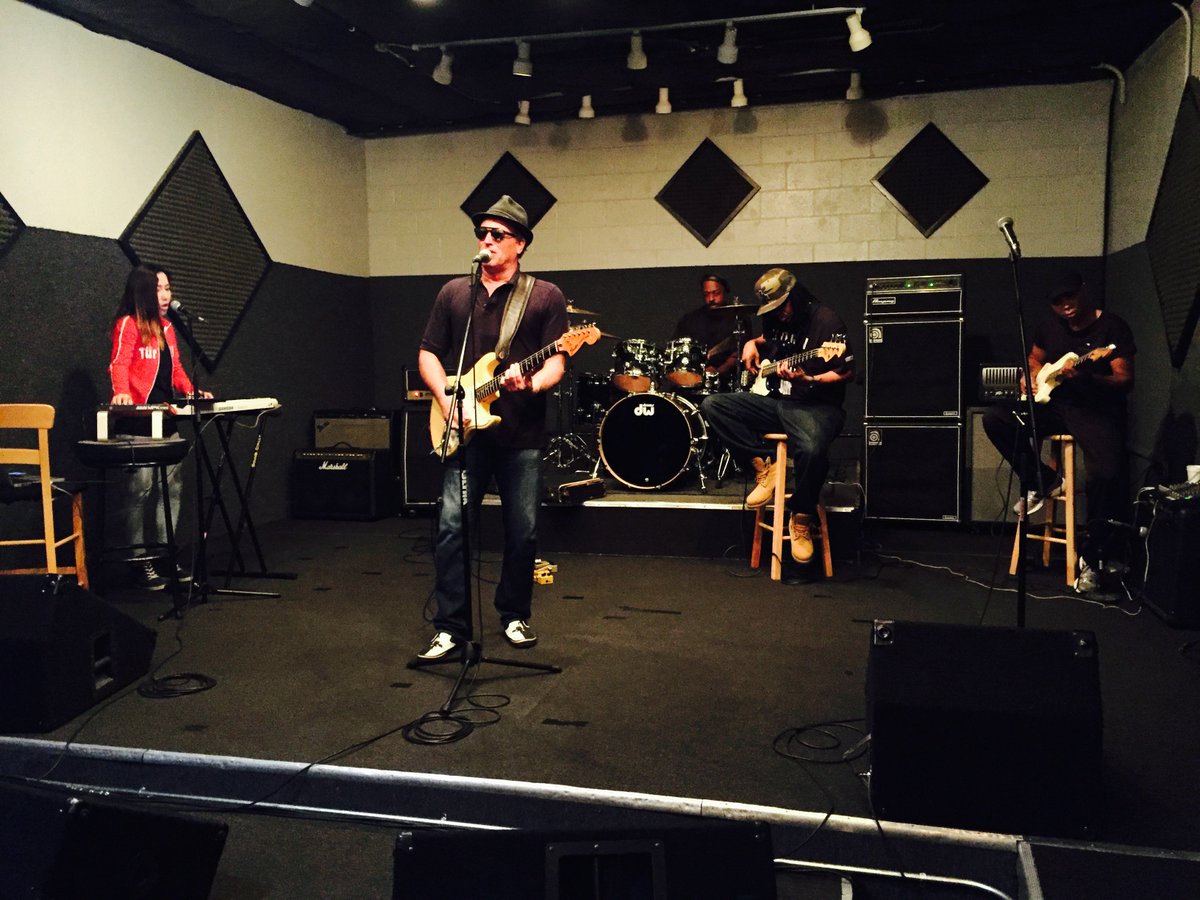 Evolution_Beat's tweet photo. At @SoundStreetStudios #EvolutionBeat https://t.co/gYio4XZ7ni #rehearsals https://t.co/r8vcxjxlvJ
