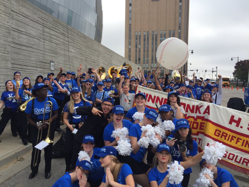 whsprideband's tweet photo. So proud of these students! #tonkanation #RoyalsParade #foreverRoyal @NKCSchools @PrincipalTonka @kctv5 https://t.co/XkBE6wQGM1