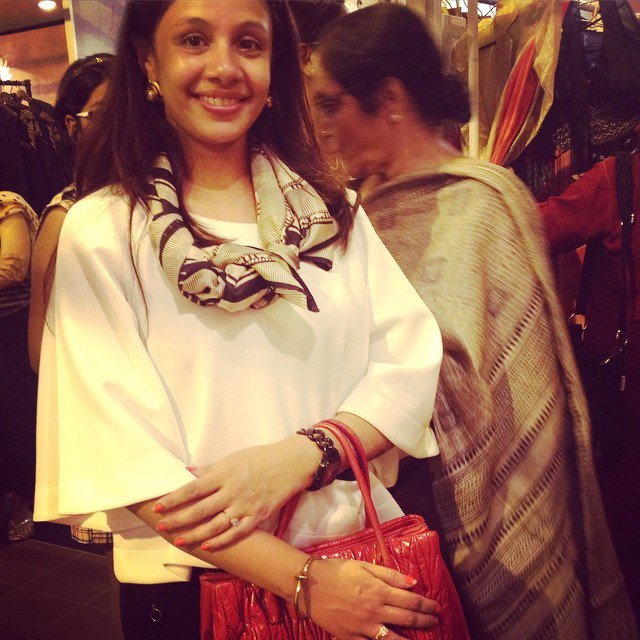 ManifestDesignn's tweet photo. Another #elegant shopper at @theindiastory2015 wearing our #totembangle with her #Hermes s… https://t.co/l6nyDoOBVX https://t.co/HLrJznwdUi
