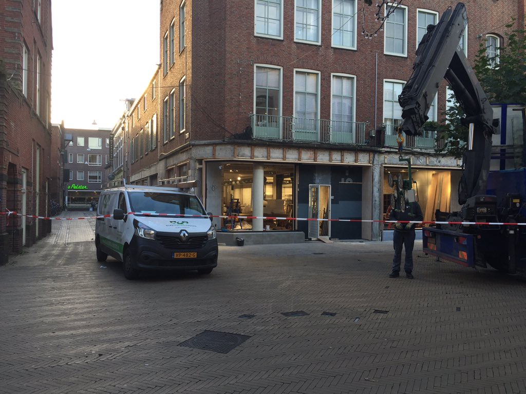 sikkens_norg's tweet photo. Vandaag grote winkelruiten geplaatst bij de nieuwe @GStarRAW_NL winkel in de Herestraat in Groningen ism @curaglass https://t.co/cnZZicwFvs