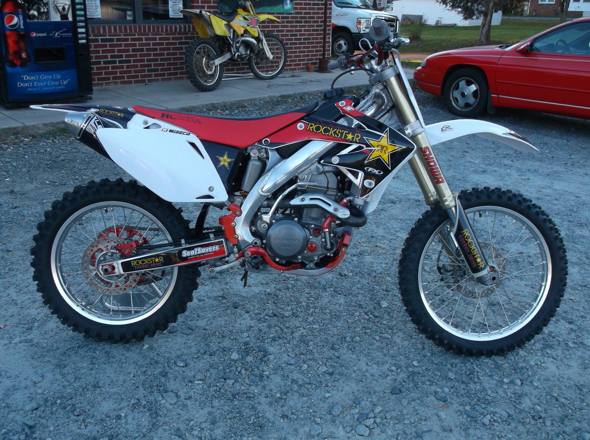 Chronic_Cycles's tweet photo. 2006 #Honda #CRF450R Immaculate Condition #ForSale 336-867-1212 #RockstarEnergy #PirelliScorpionMX #LexxMX https://t.co/sSEVkORtaC