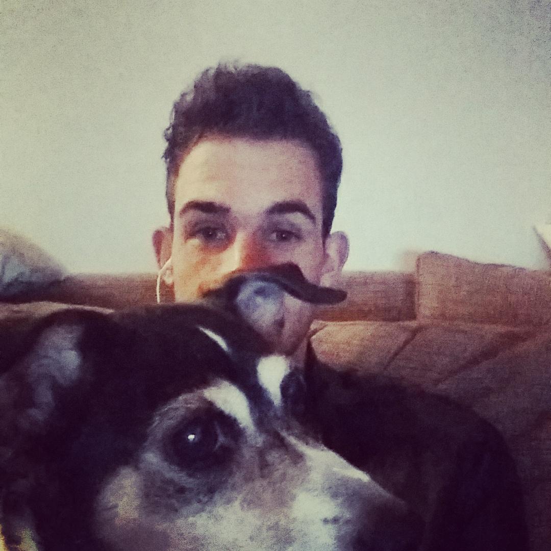 OfficialRodney's tweet photo. Chilling with #Doge https://t.co/YQBAc9XuFS