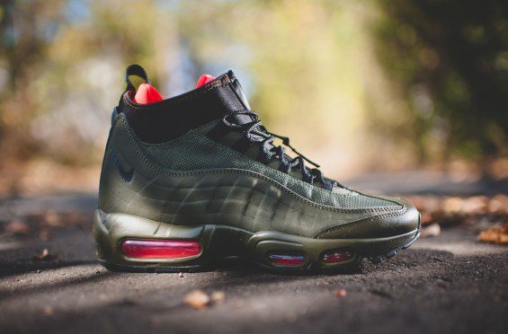 kicksonfire's tweet photo. Get Ready for This Nike Air Max 95 Sneakerboot - https://t.co/8OX8bleK41 https://t.co/L9wsnFl3Lj