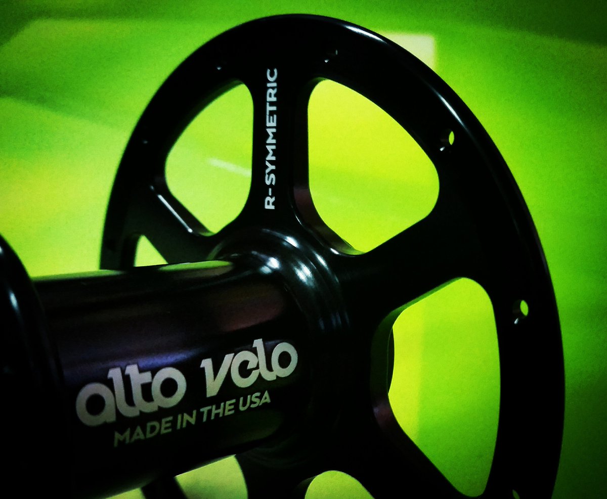 The R-Symmetric hubs got a 2016 makeover - available now! #altovelo #wheelbuilding #laseretched