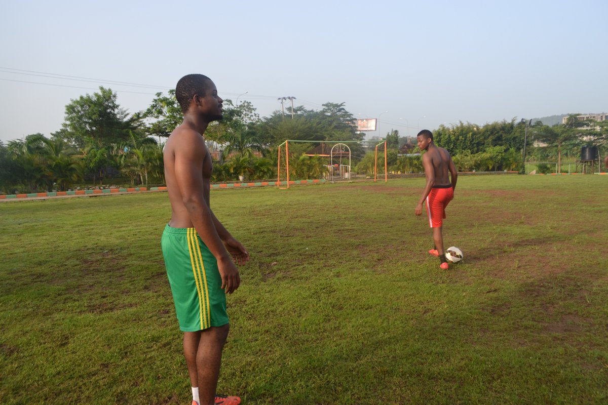 Wuse2DrinkingT's tweet photo. Hey @MsLami_A look who trained with us. The one n only @uberstunner. The other people are @OsheyD n @ugo_simba #W2DT https://t.co/cAG8q16i0z