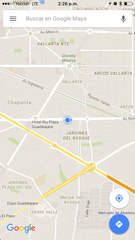 LuisMayorga83's tweet photo. @EnriqueAlfaroR todos los días se adueñan de la banqueta y debo caminar por el arrollo vehicular #BanquetasLibres https://t.co/bYg8MaWir6