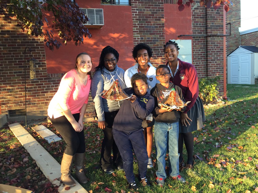 vriha1962's tweet photo. Fun at SVSF, building volcanoes, Mad U students and Mercy High students. #SVSFCenter #MercyhighMI #MadonnaUniversity https://t.co/3VTIcnvuSp