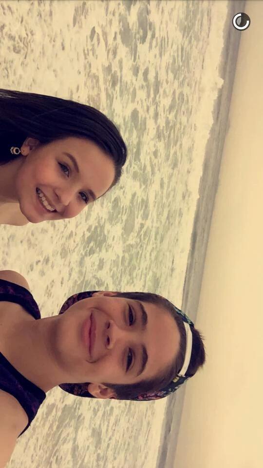 820Lari's tweet photo. De ontem! 15
Snap joaoguiofc
Que foto mais Lindaaa
Que pessoas mais Lindaas
#JoLari
Amo💗💙@larimanoela @joaoguiavila https://t.co/mhDnZQ4qpj