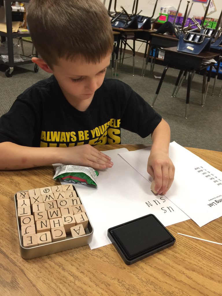 MrsA_Guy's tweet photo. After school tutoring is fun when we get to stamp out our spelling list! #globehopper #webbelem https://t.co/M4d4o6ttRS