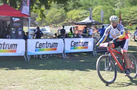 Entrepanasmtb's tweet photo. #copafox @FoxHeadVzla #4tavalida #turmero @Entrepanasmtb @A1WINOFFICIAL @GatoradeVzla @LasDoceHoras @dcastavenezuela https://t.co/5JchfsXTwR