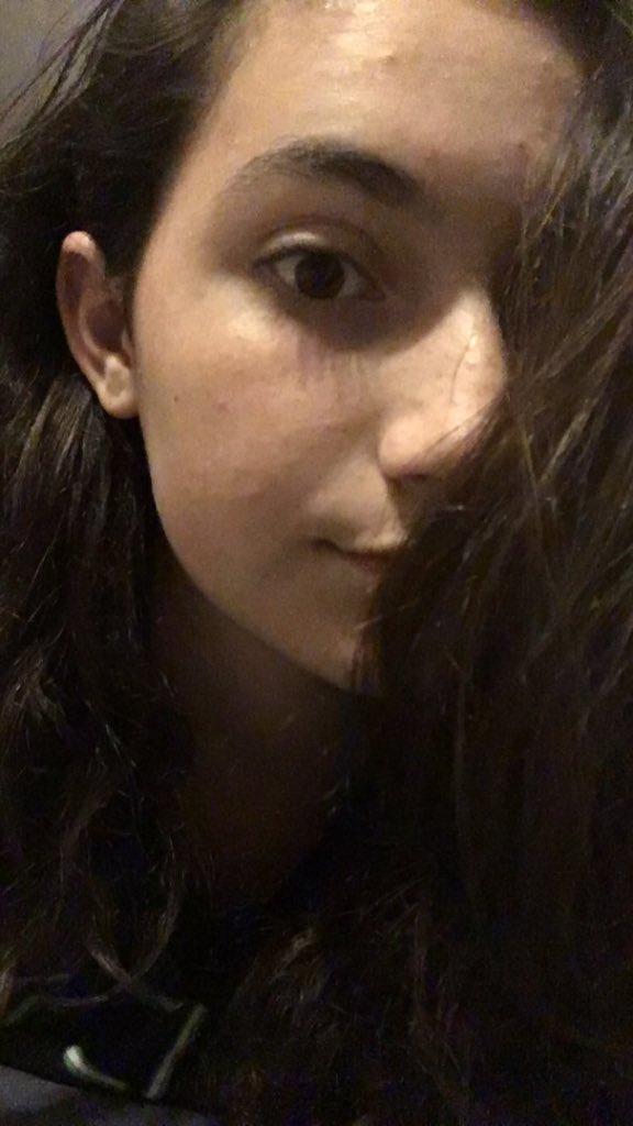 mutualmaeve's tweet image. Really late and i dont have make up in but Im Maeve, 14 from Massachusetts:)) #1DBREAKPROJECT