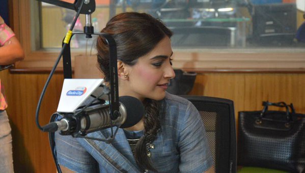 TeamSonaholic's tweet photo. Salman & Sonam at Radio City today for #PremRatanDhanPayo promotion
#8DaysToPRDP https://t.co/jqM0foDYrY