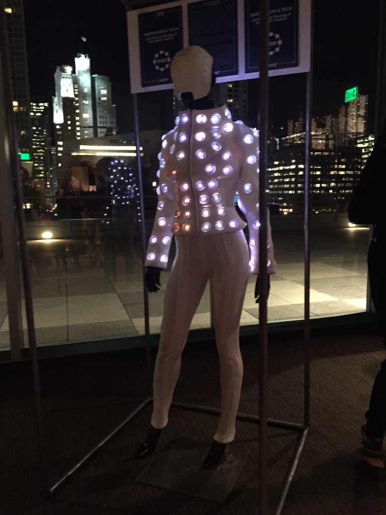 AnnieJShaw's tweet photo. At @360Fashion event at #MetreonSF for #techinnovationawards https://t.co/kqmCPwctQ9
