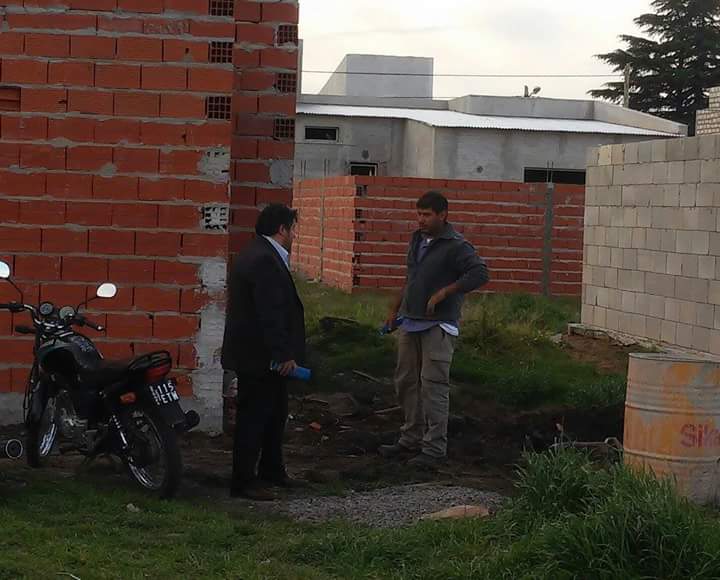 LautaroMazzutti's tweet photo. Hoy estuvimos charlando con vecinos en los barrios #CapillaDeLoreto #MayorLopez  #ScioliPresidente @danielscioli https://t.co/tsEMSICA4T
