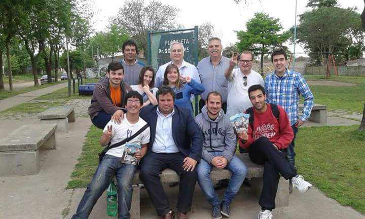 LautaroMazzutti's tweet photo. Hoy estuvimos charlando con vecinos en los barrios #CapillaDeLoreto #MayorLopez  #ScioliPresidente @danielscioli https://t.co/tsEMSICA4T