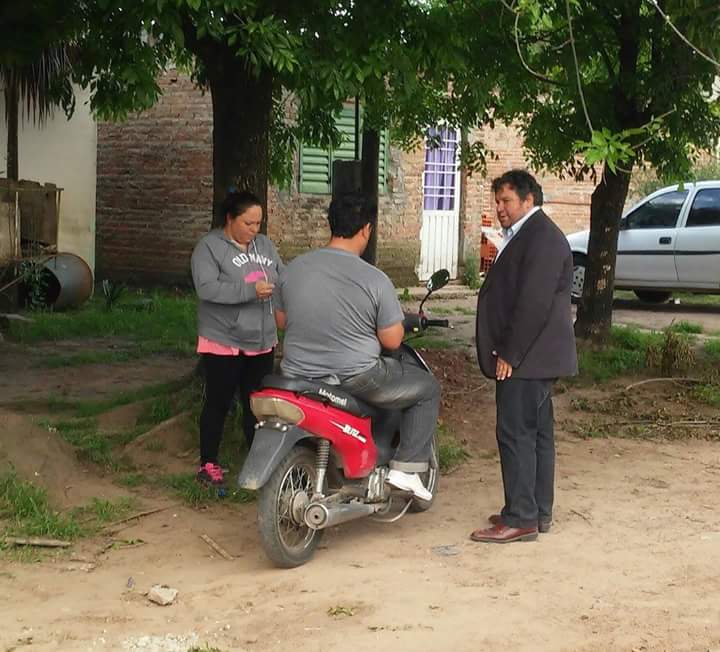 LautaroMazzutti's tweet photo. Hoy estuvimos charlando con vecinos en los barrios #CapillaDeLoreto #MayorLopez  #ScioliPresidente @danielscioli https://t.co/tsEMSICA4T