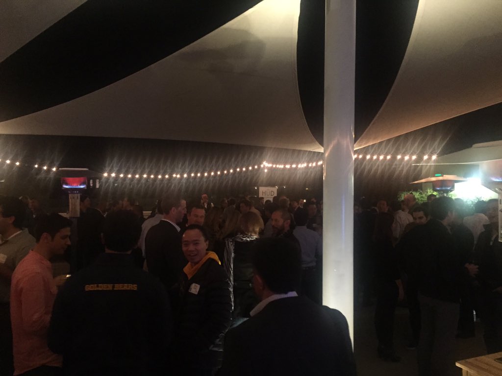 orazavi's tweet photo. Berkeley Entrepreneurs Happy Hour at @HighlandCapital rooftop in #PaloAlto #CALinnovators #CalBigGive Go Bears! https://t.co/8eIRyhZ5DP