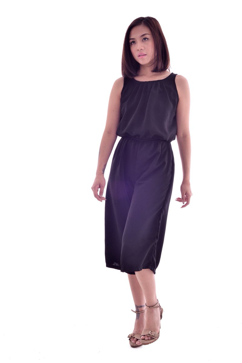 Cakravala_'s tweet photo. GALO INES CULOTTE JUMPSUIT >> https://t.co/a1wDnpLoqI
#cakravala #galo #localbrand #fashion #ootd https://t.co/YFe7o2elS8