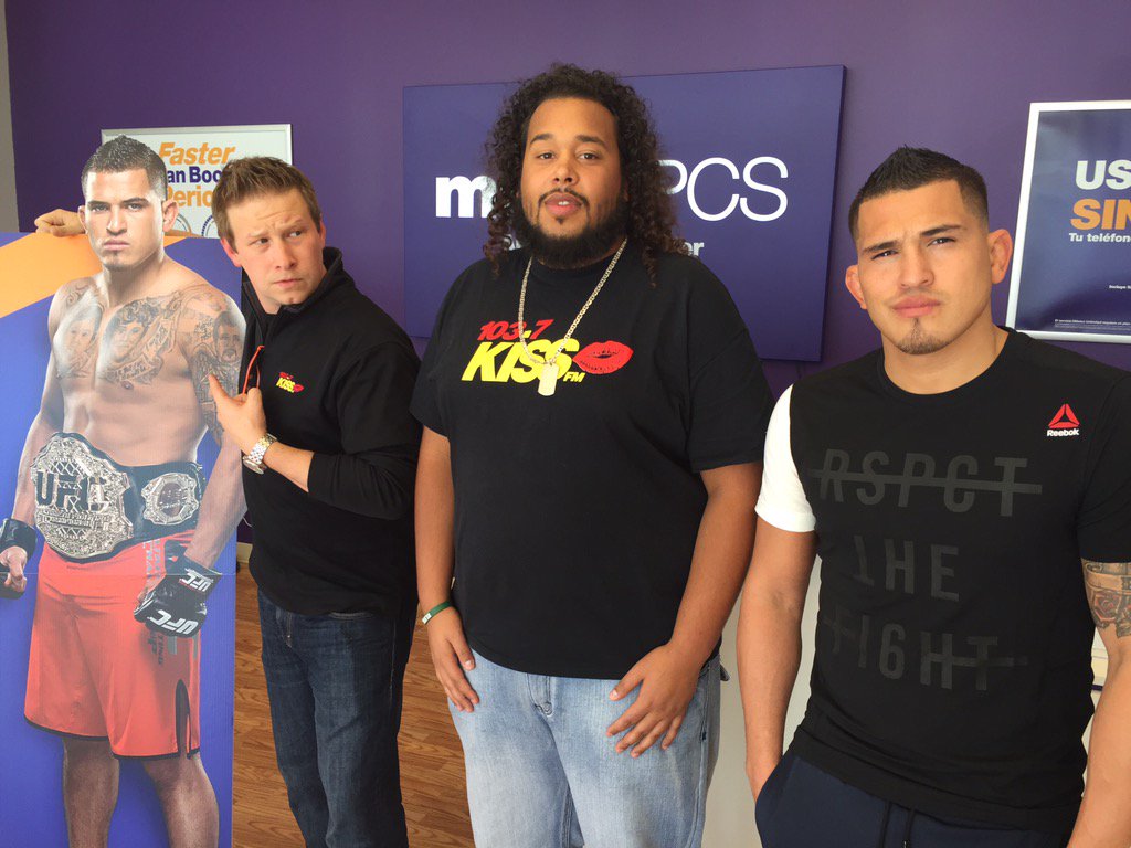 Anthony Pettis tweet media