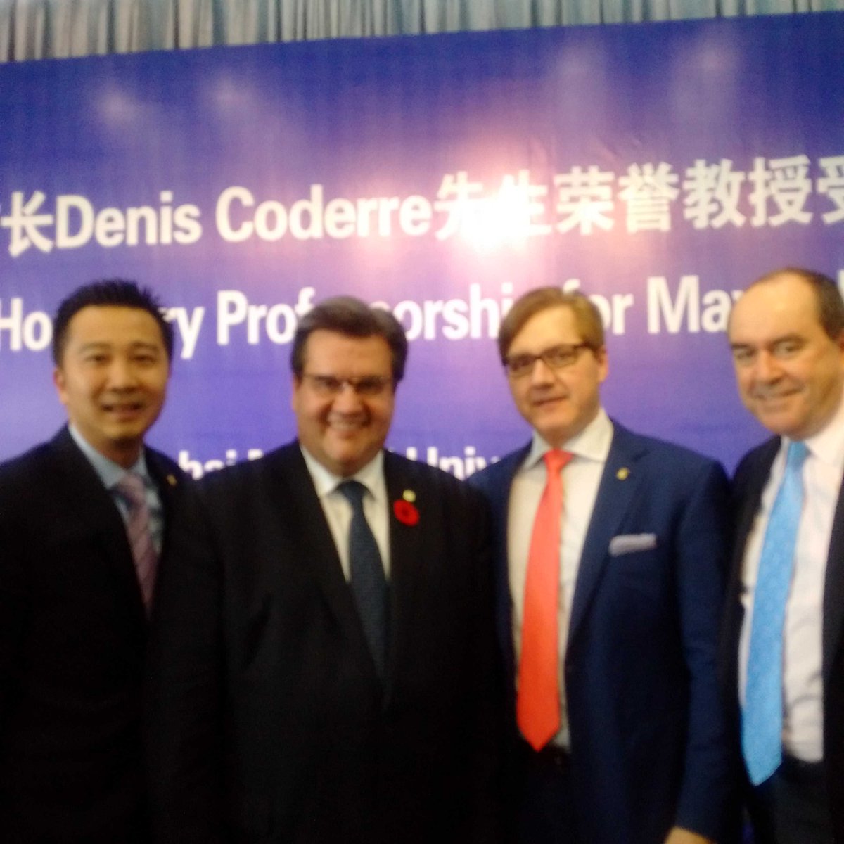 TonyLoffreda's tweet photo. At #ShanghaiNormalUniversity in #China
Félicitations pour votre titre de Professeur Honorifique @DenisCoderre https://t.co/mtNkx7hJT4