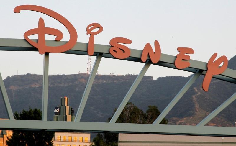 ReutersBiz's tweet photo. Walt Disney to invest $200 million in Vice Media https://t.co/DY4hZGQalb https://t.co/R1oBOBuIzR