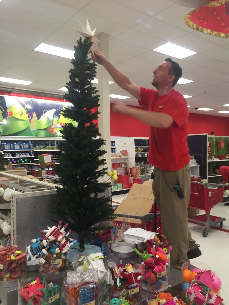MegAnderson2151's tweet photo. All things glitter and gold 🎯🎄✨#Legacylegends #G296setandfull https://t.co/6y4qdojmtU
